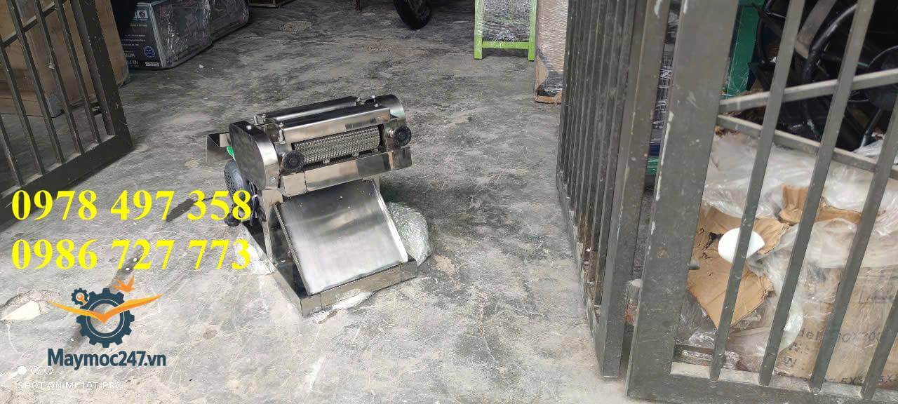 Máy dần thịt inox 304 cao cấp, vận hành êm ái, bền lâu