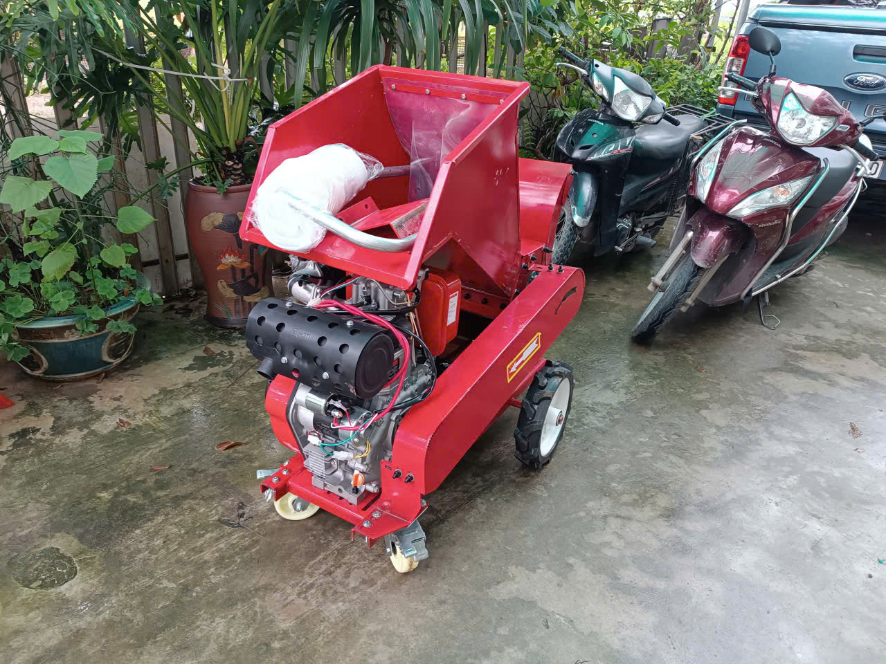 Máy băm cành cây, tàu dừa loại lớn 15HP chạy xăng
