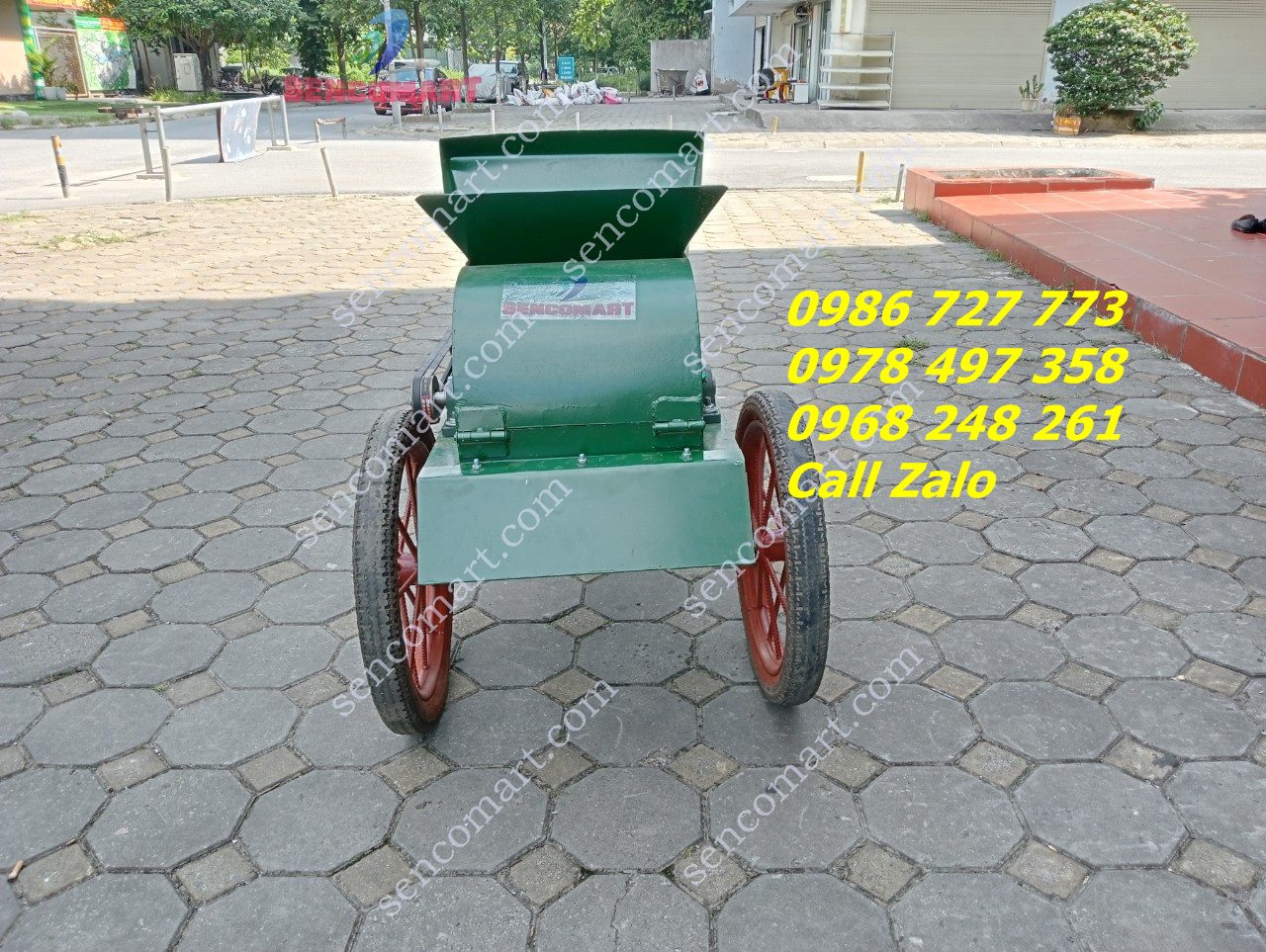Máy xay đất, nghiền đất đóng bầu ươm mẫu mới 32 búa