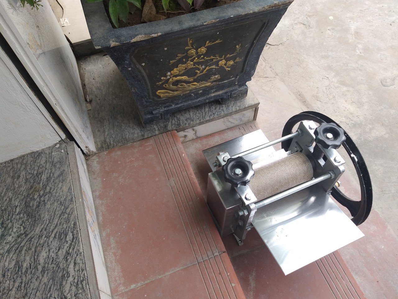 Máy Tách Mỡ Heo Ra Khỏi Bì Quay Tay Lô Không Han Gỉ