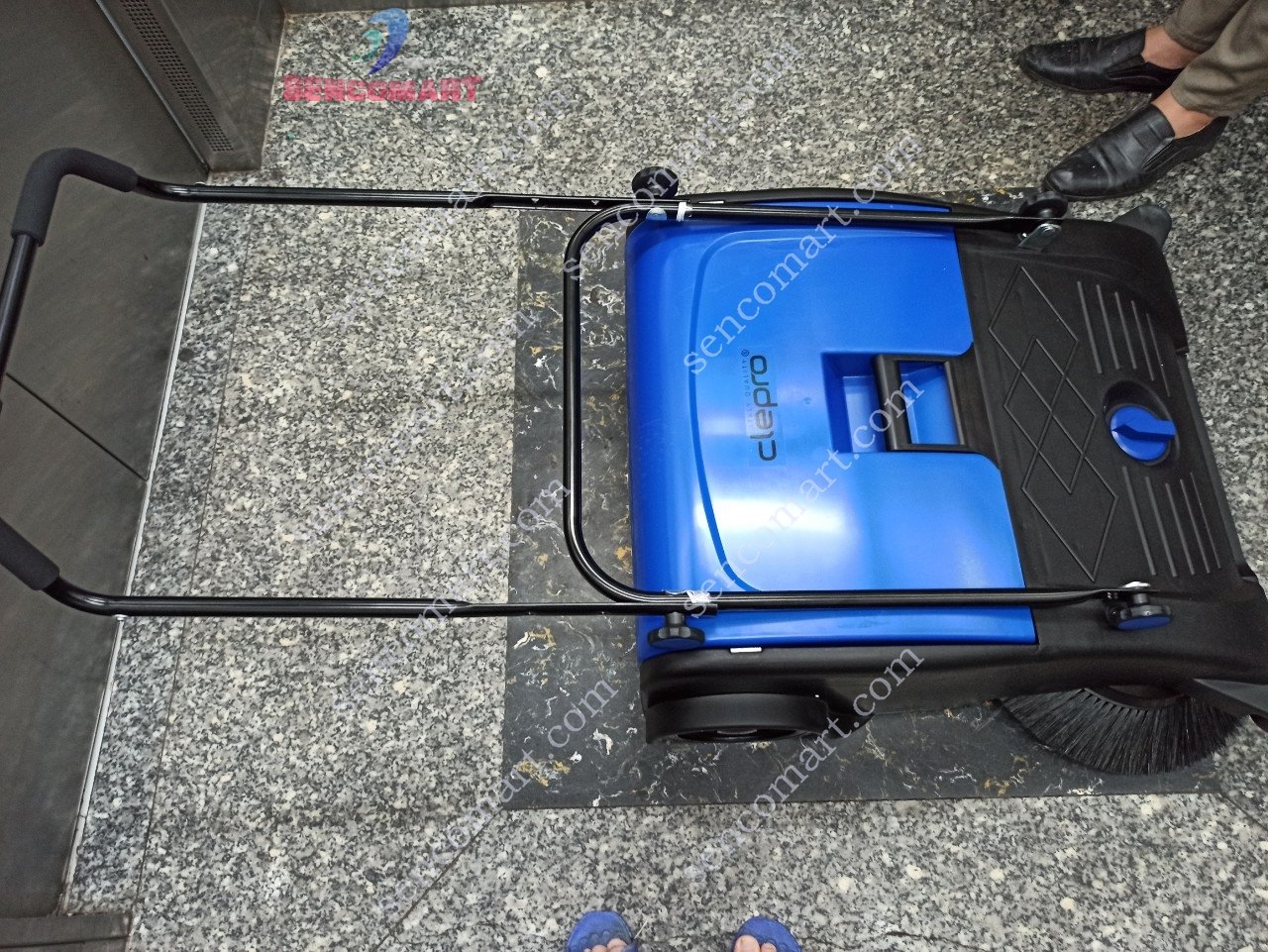 Xe quét rác đẩy tay clepro 800/2 không động cơ mầu xanh